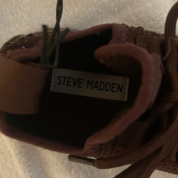 NWT Steve Madden sneakers - Picture 6 of 6
